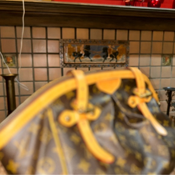 Authentic Louis Vuitton Monogram Canvas Tivoli Satchel - Picture 12 of 13